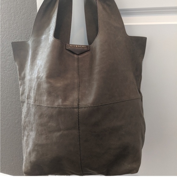 Givenchy George V Bag - Picture 2 of 2